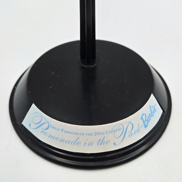 Promenade In The Park Barbie Stand Parasol Black Blue 1997 18630 Read - Picture 5 of 7
